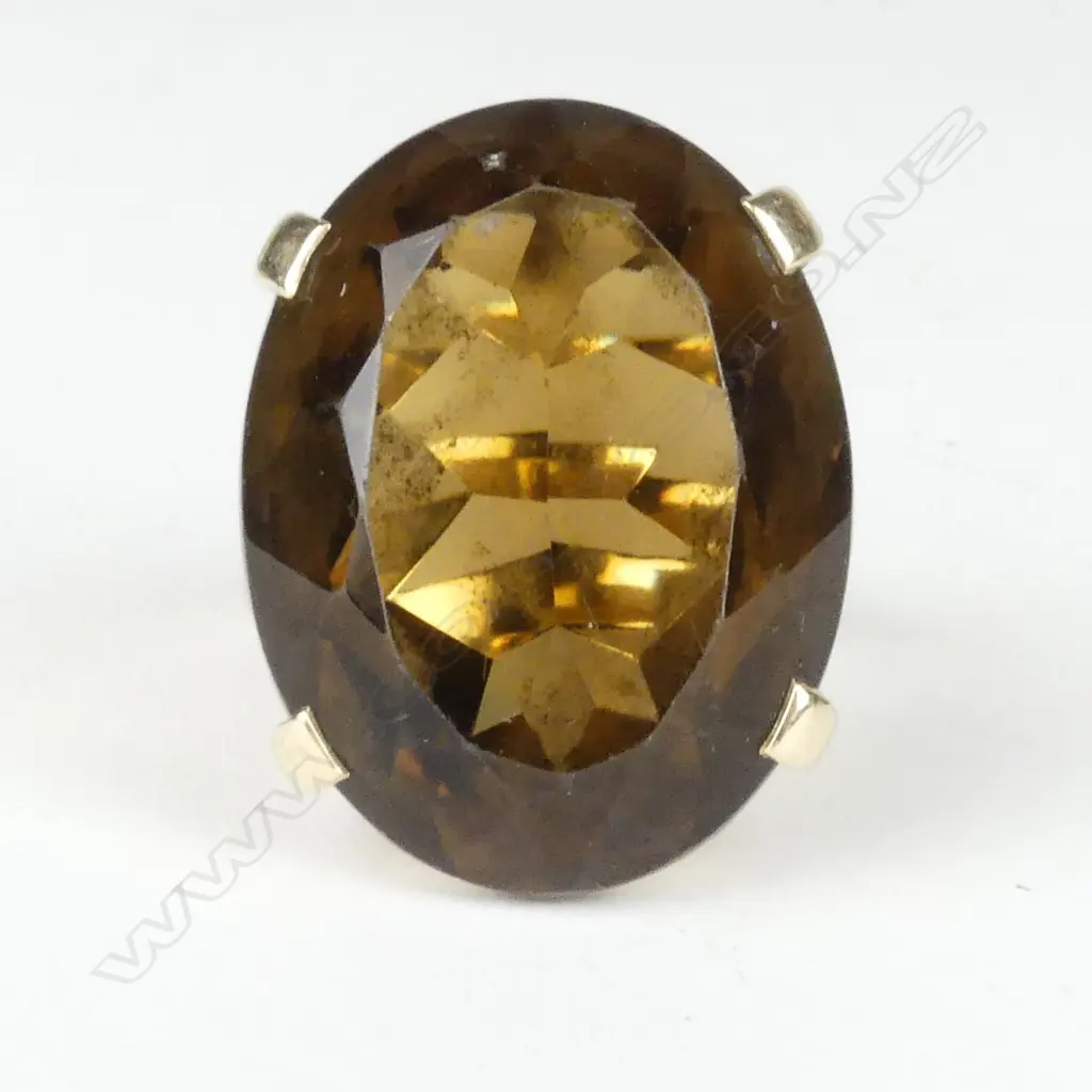 A 9ct. gold and large smoky quartz lady's dress ring Image 1++