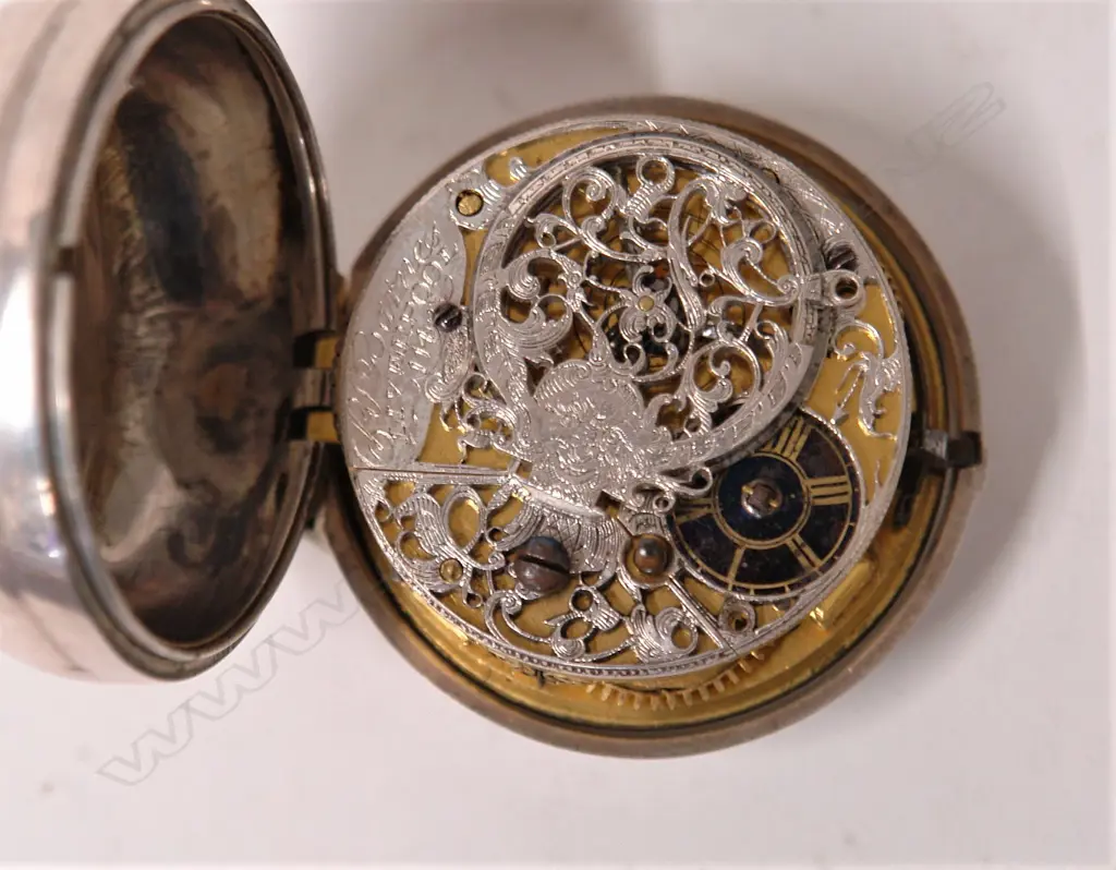 A George III silver pair cased pocket watch by Robert Barnes of Liverpool Image 1++