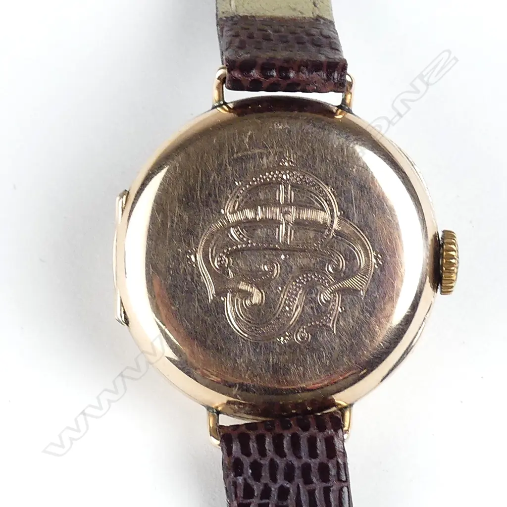 A Rolex 9ct gold lady's wristwatch Image 1++