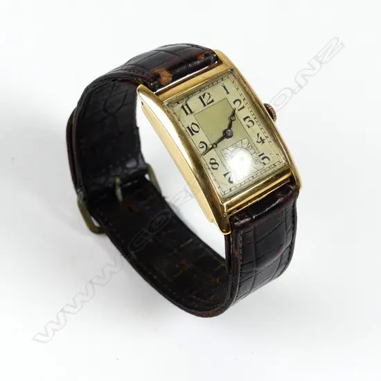 A vintage gent's 18ct gold cased tank wristwatch c.1930-31