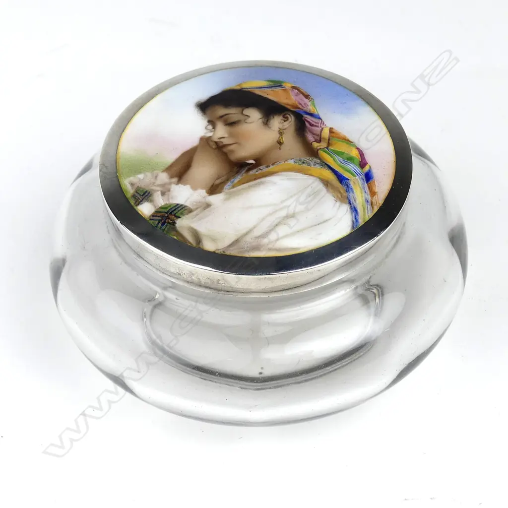 An Edwardian enamelled lid glass vanity jar Image 1++