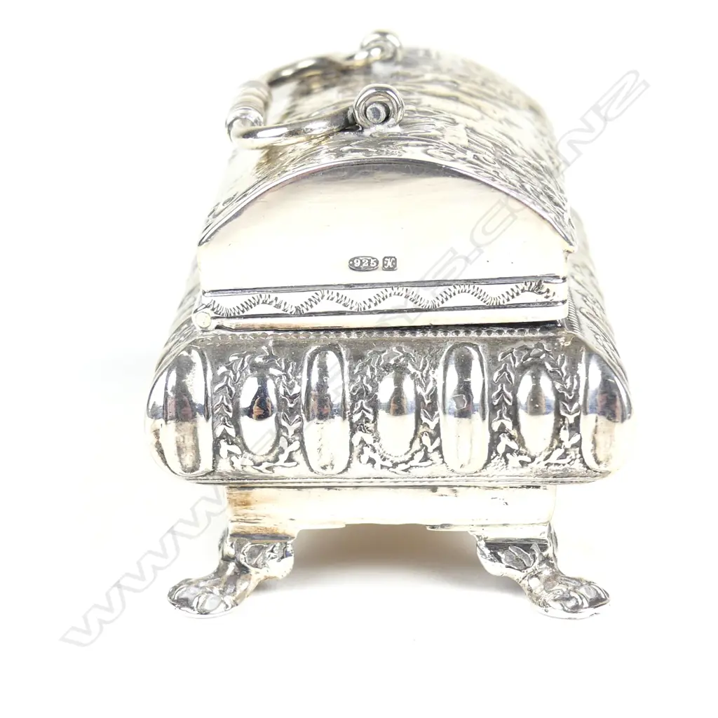 A continental silver trinket box Image 1++
