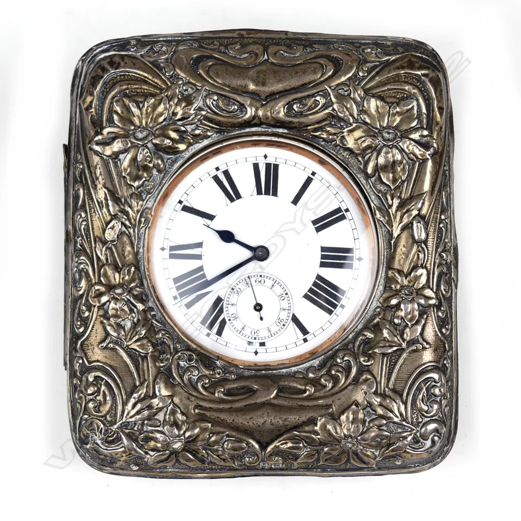 An Edwardian silver and Morocco leather pocket watch holder Image 1++