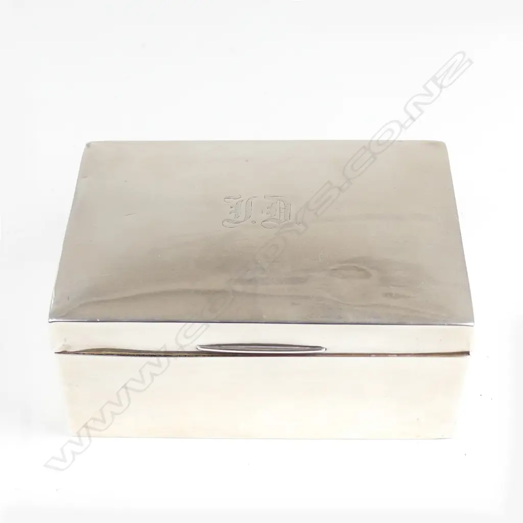 A silver card box Image 1++