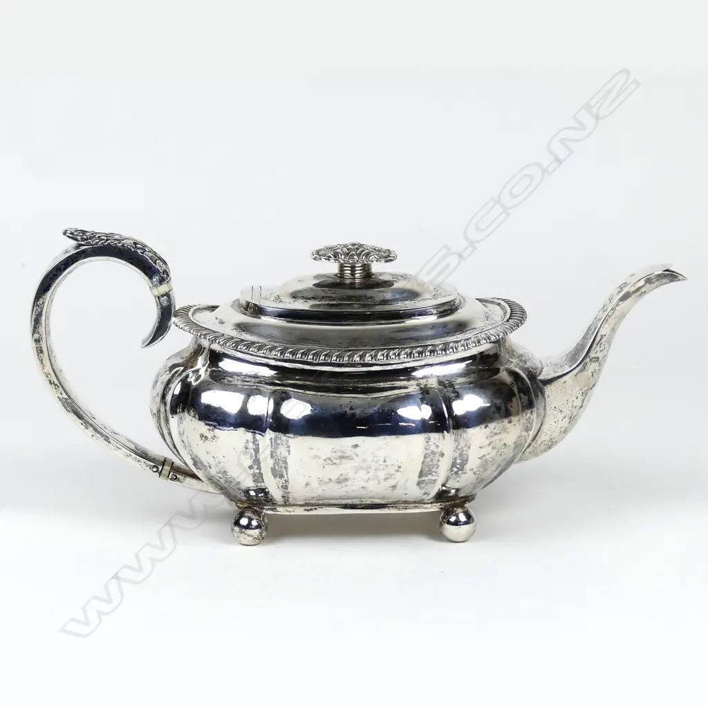 A Regency silver teapot Image 1++