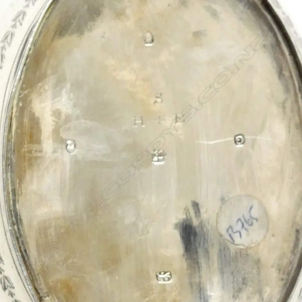 A George III silver teapot Image 1++