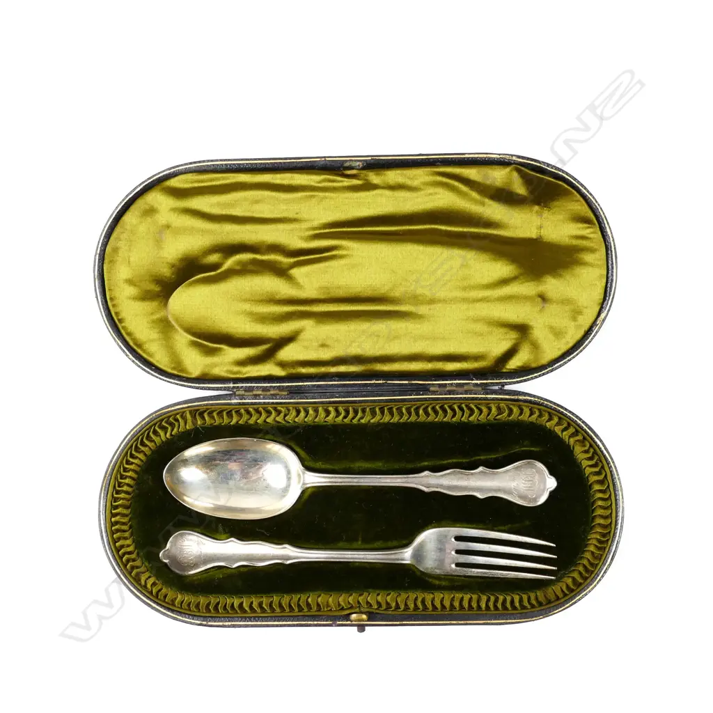 An Edwardian silver cased spoon and fork Image 1++