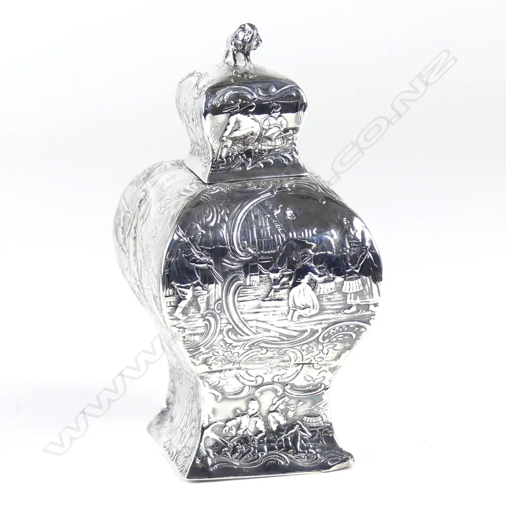 An early 20thC ornate German silver embossed tea caddy Image 1++