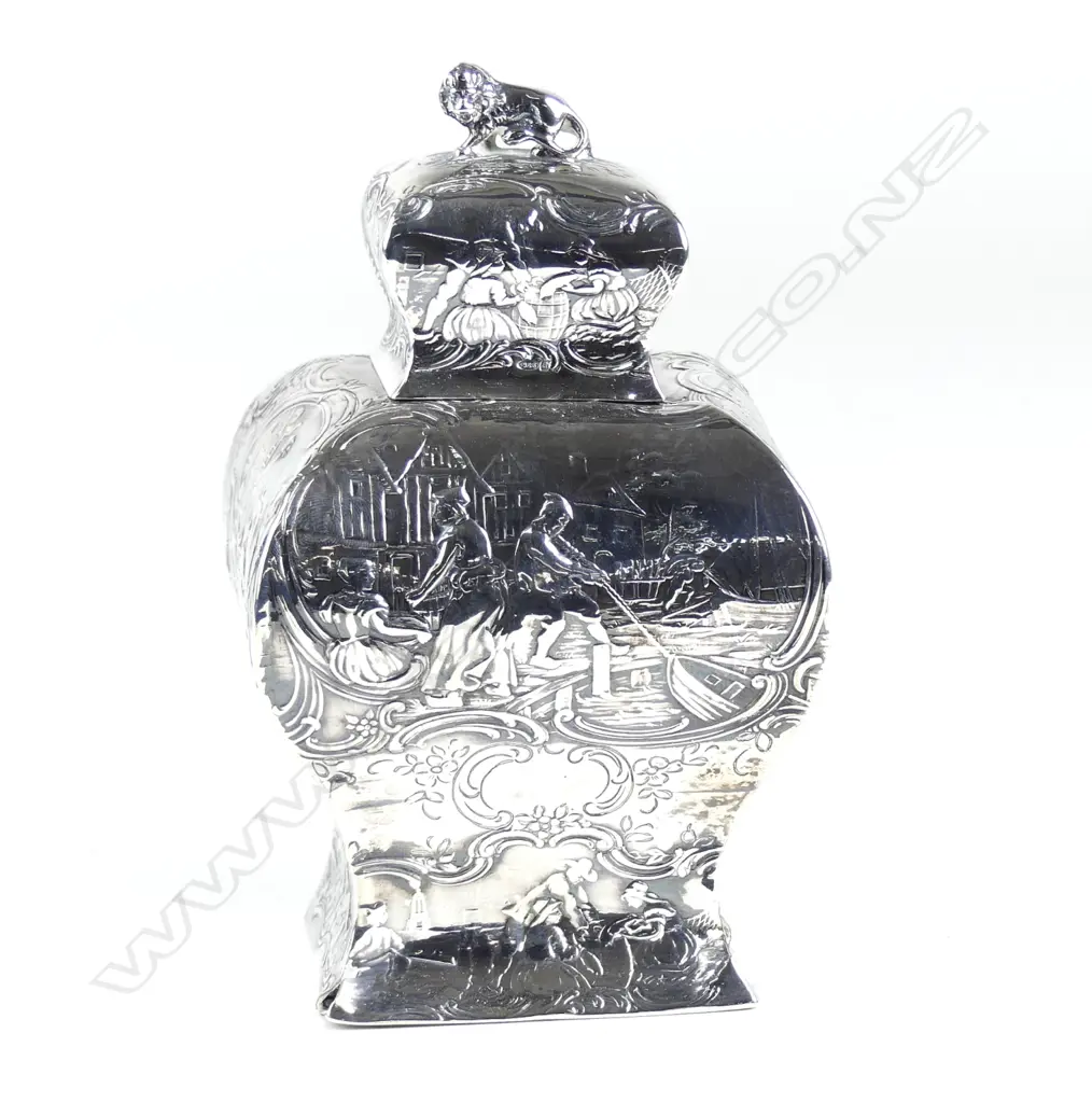 An early 20thC ornate German silver embossed tea caddy Image 1++