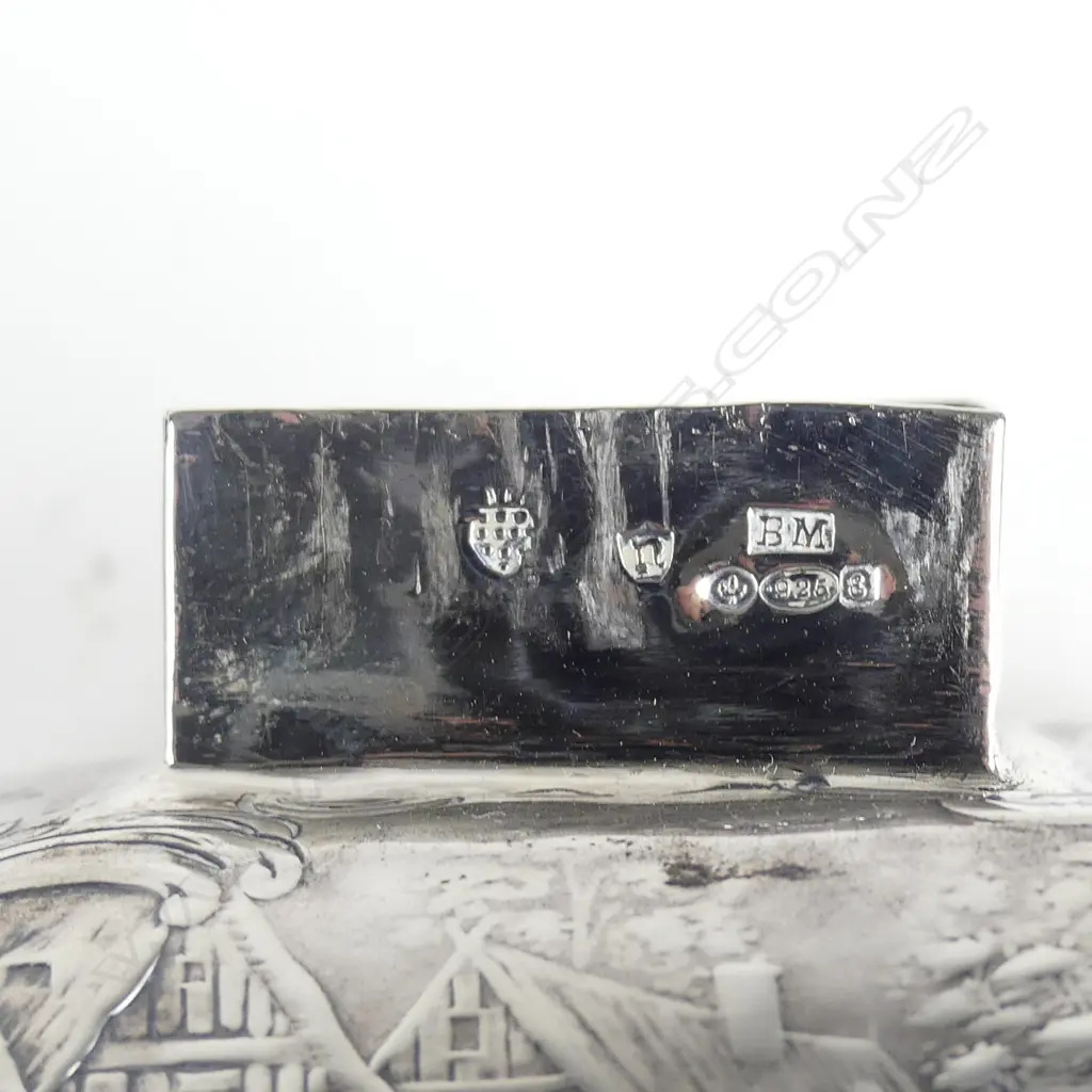 An early 20thC ornate German silver embossed tea caddy Image 1++