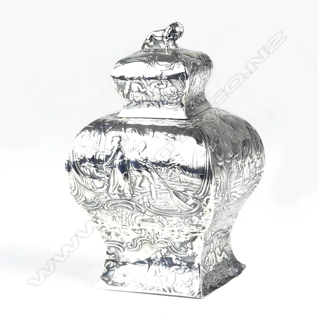 An early 20thC ornate German silver embossed tea caddy Image 1++