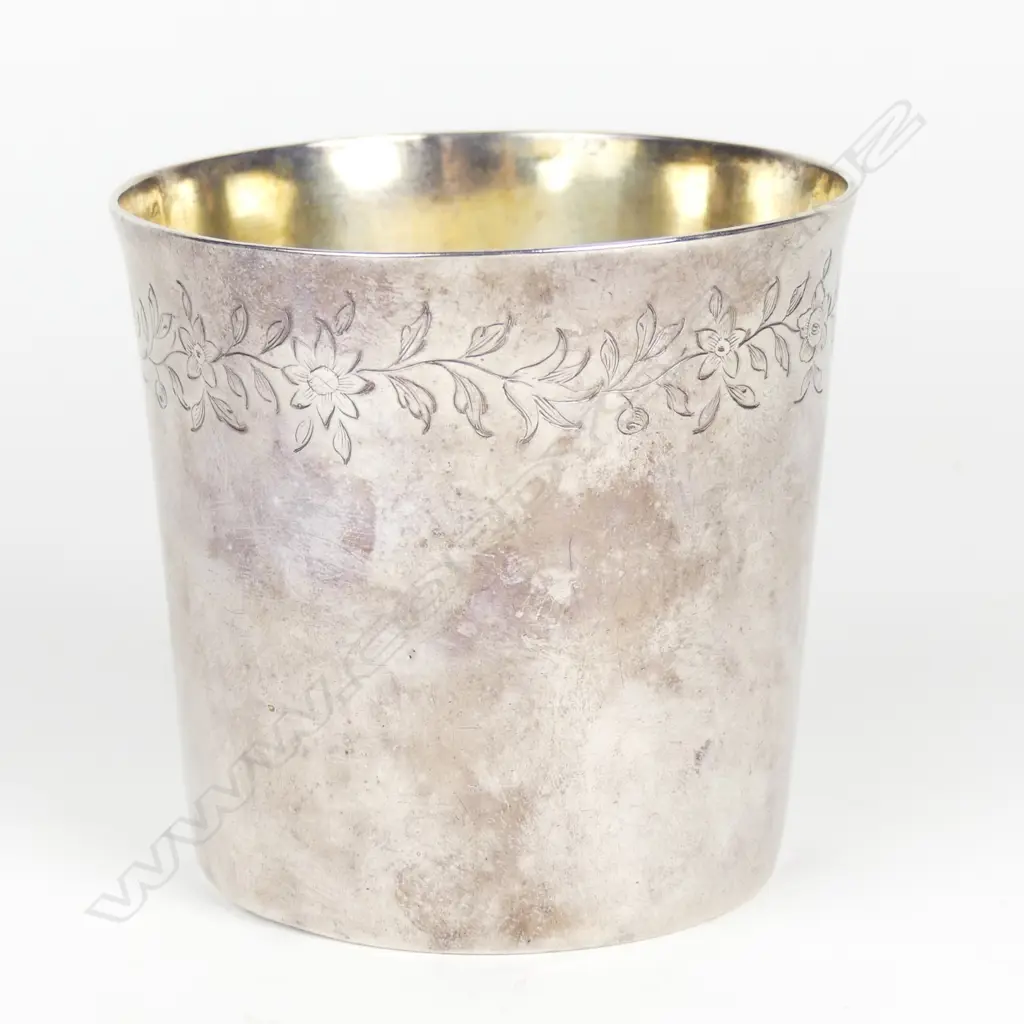 A George III silver beaker Image 1++