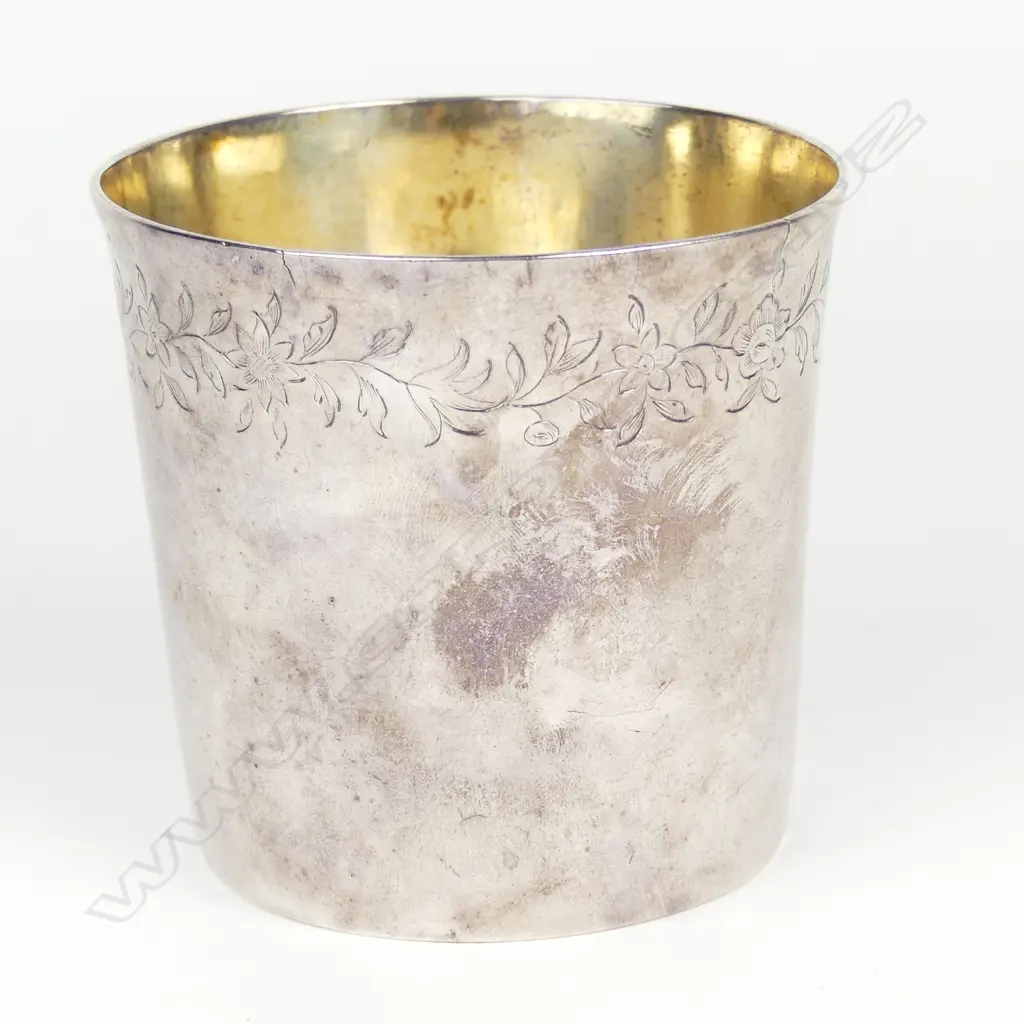 A George III silver beaker Image 1++