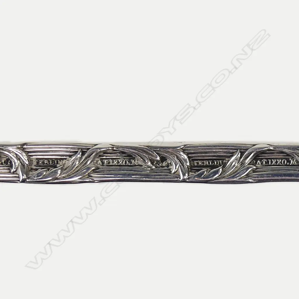 A Tiffany & Co Chrysanthemum pattern silver sauce ladle Image 1++