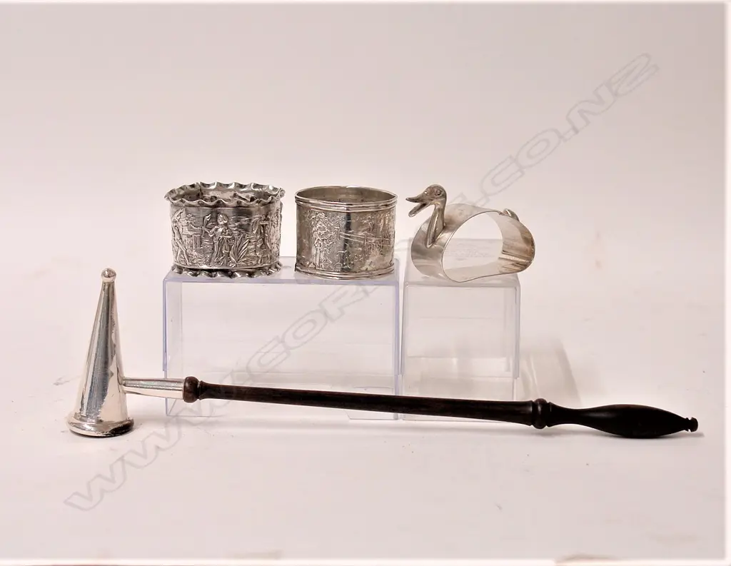 Four silver items Image 1++