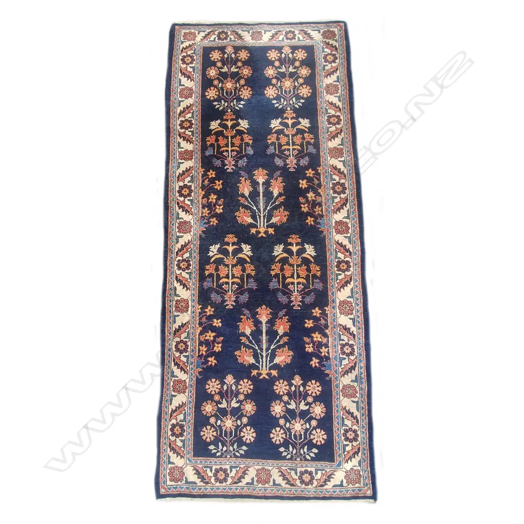 A small hand knotted Persian runner Image 1++