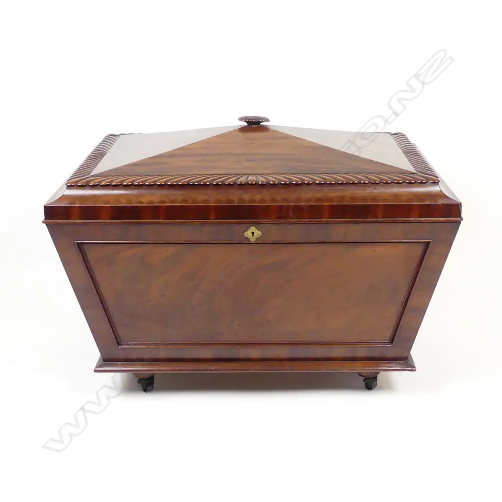 An uncommon Regency mahogany wine cellarette Image 1++