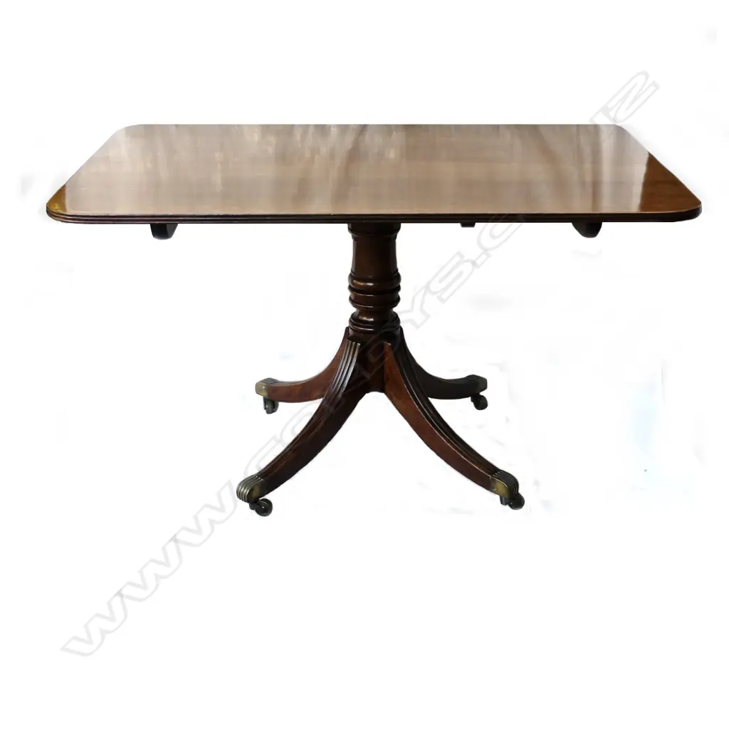 A Geo. III mahogany tilt-top breakfast table Image 1++