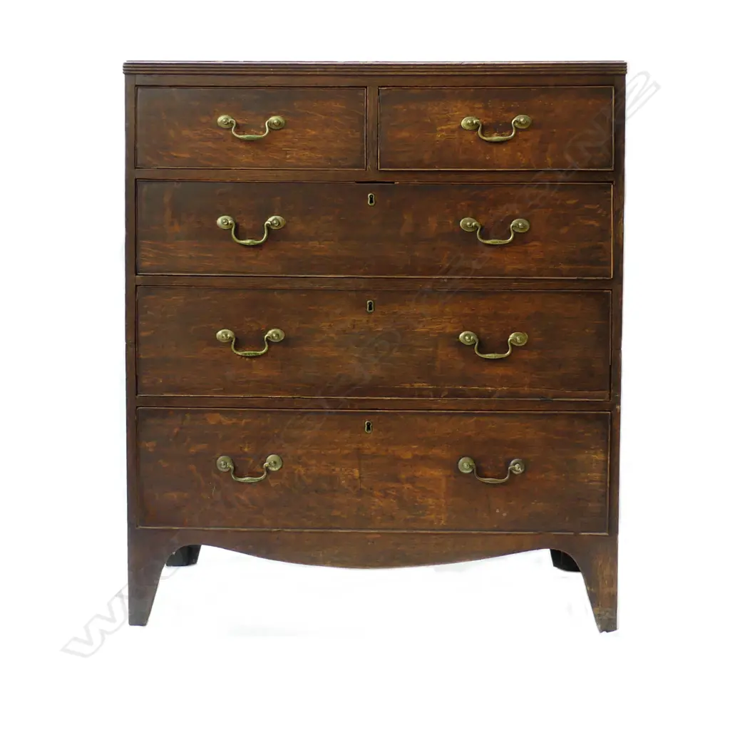 A Georgian oak five drawer chest Image 1++
