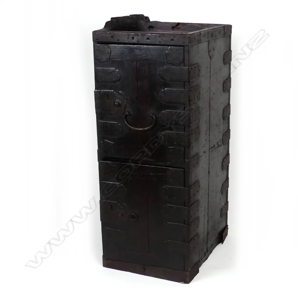 A small Japanese cabinet Image 1++