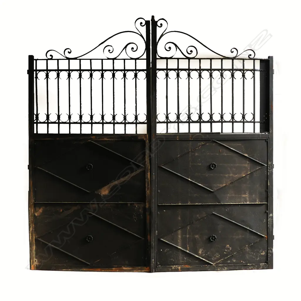 A pair of vintage classical large and impressive driveway gates Image 1++