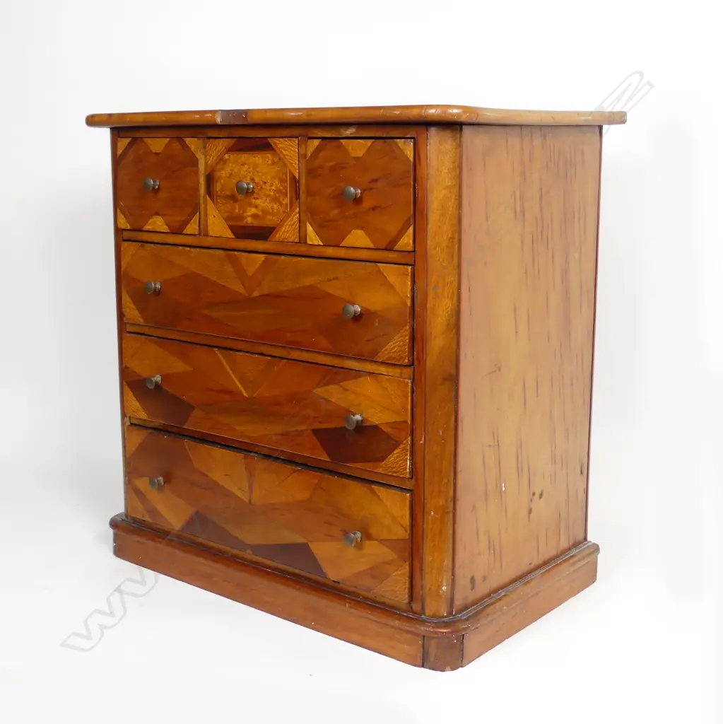 A colonial mottled kauri apprentice chest Image 1++