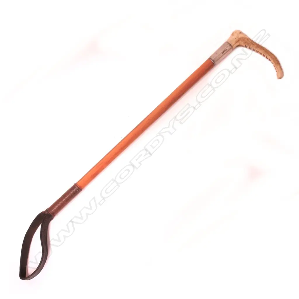 An Edwardian riding crop Image 1++