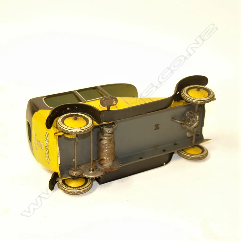 An uncommon c.1920 Lehmann #755 tinplate yellow cab taxi Image 1++