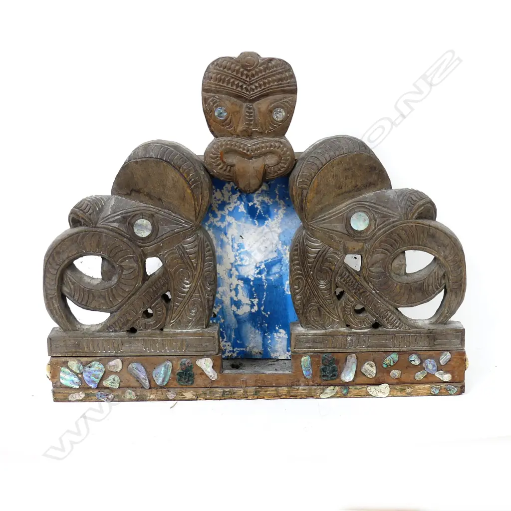 A Maori folk art carved frame Image 1++