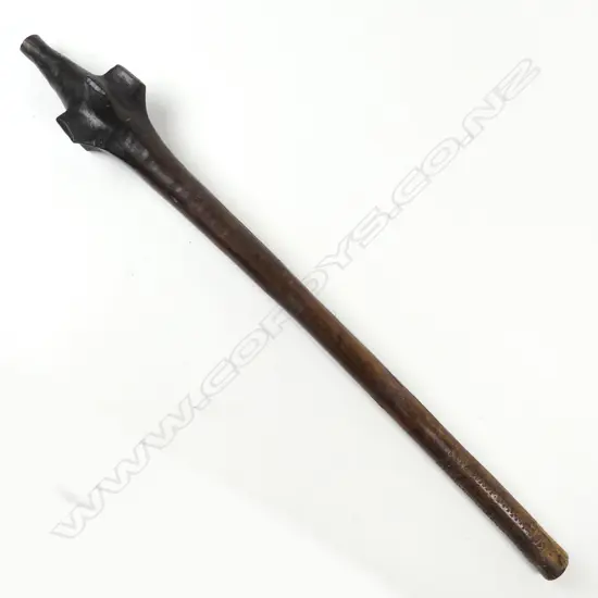 A Fijian root-stock club (vunikau)