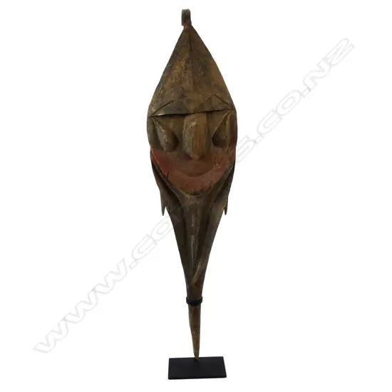 A PNG carved mask