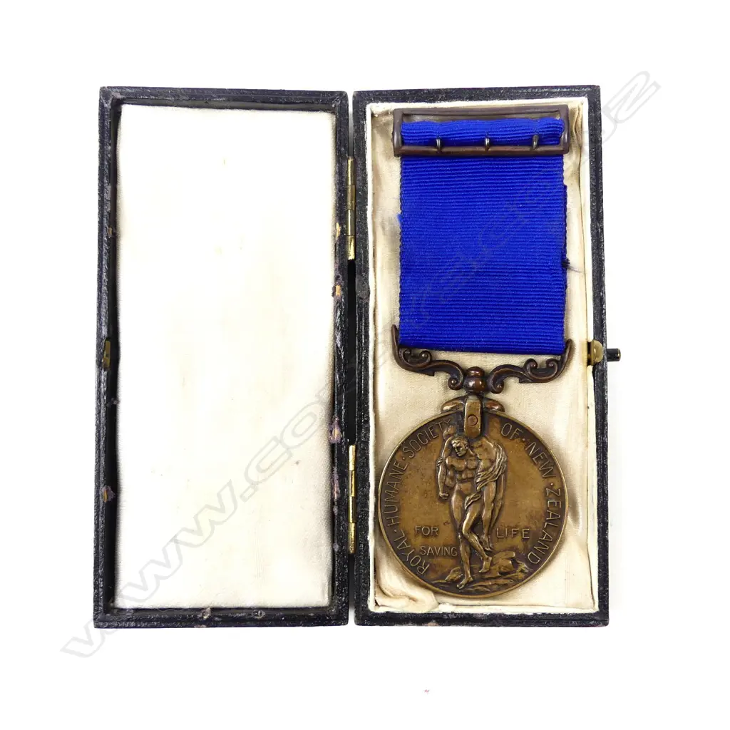 An uncommon bronze Royal Humane Society of New Zealand bravery medal and ribbon Image 1++