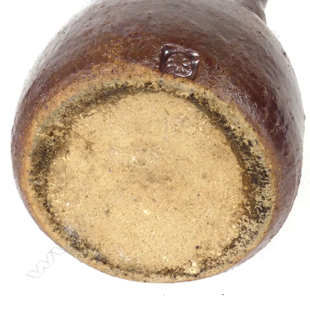 Barry Brickell pouring wine flagon Image 1++