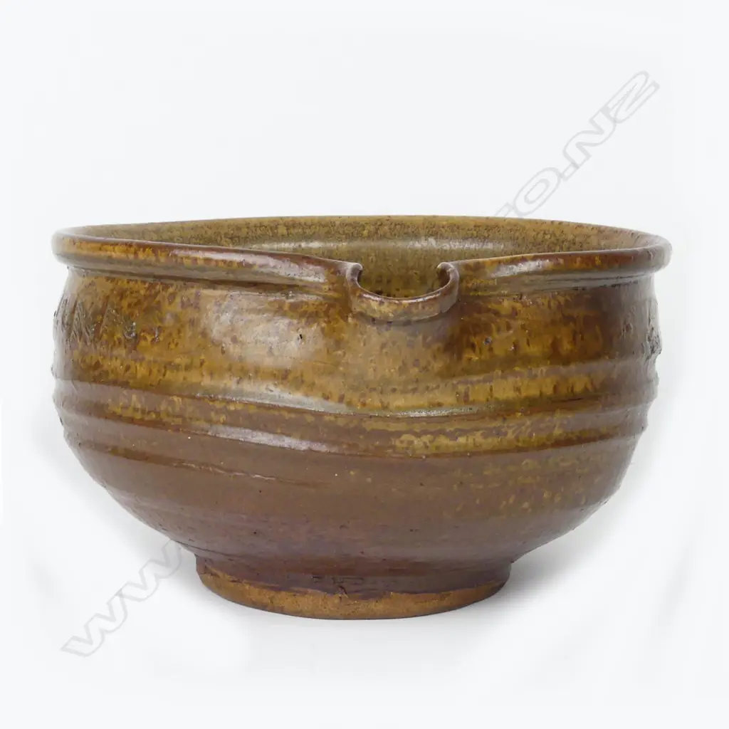 Len Castle early stoneware pouring bowl Image 1++
