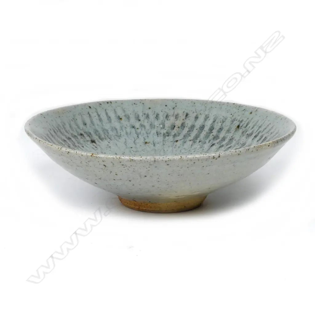 Len Castle small shallow flared bowl Image 1++