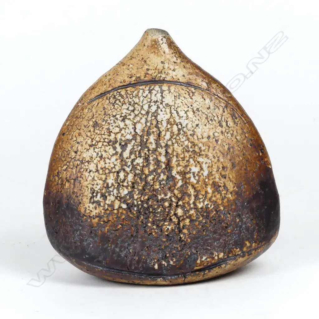 Len Castle Sedge grass vase Image 1++