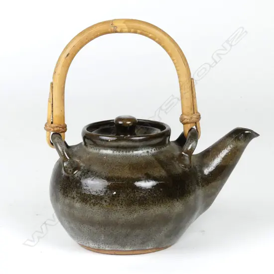 Doris Dutch teapot
