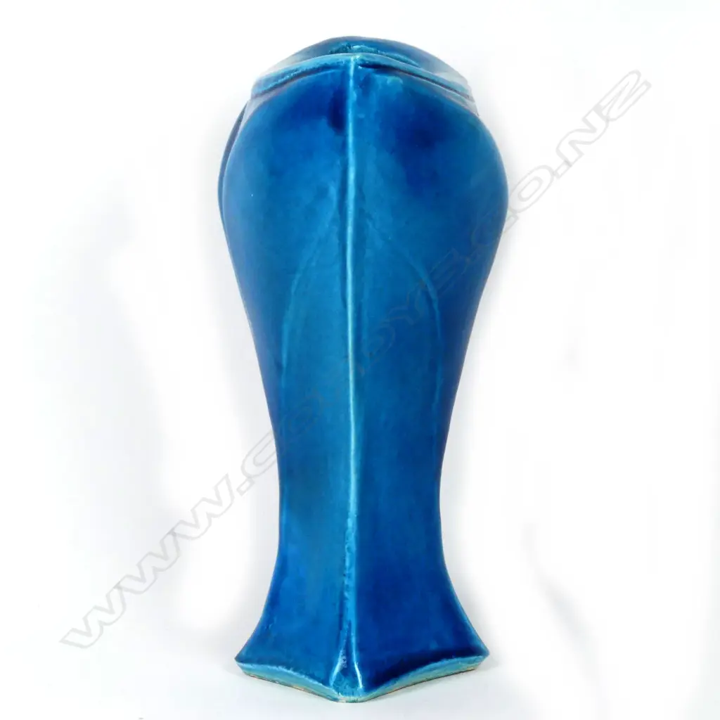 Merilyn Wiseman tall flared vase of frond/pod type form Image 1++