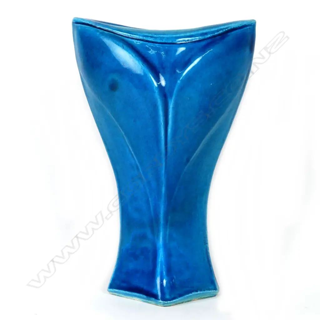 Merilyn Wiseman tall flared vase of frond/pod type form Image 1++