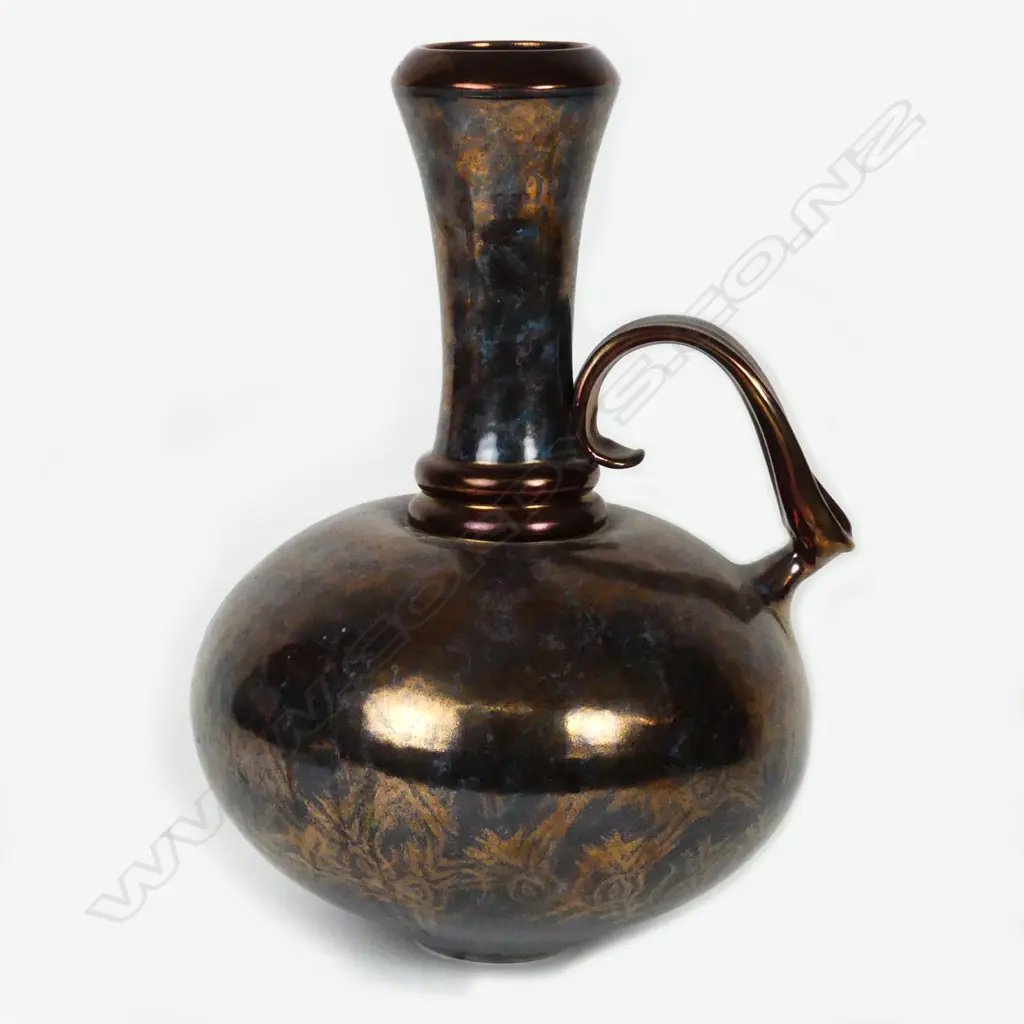 Peter Collis gold/bronze glazed urn form vase Image 1++