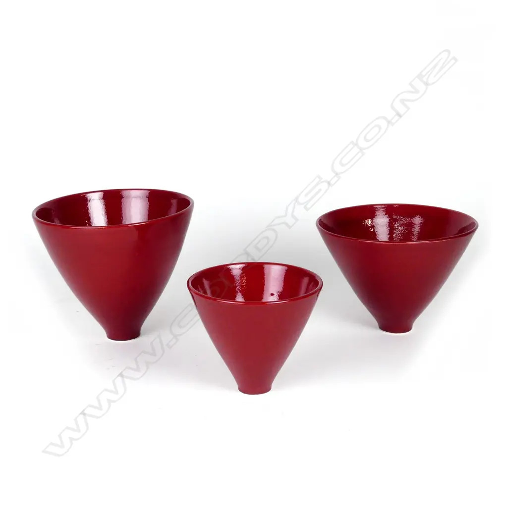 Graham Ambrose set of three cherry red gloss glazed flared bowls Image 1++