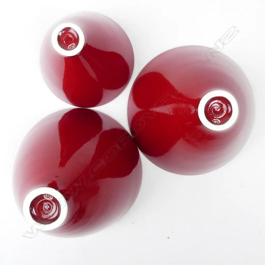 Graham Ambrose set of three cherry red gloss glazed flared bowls Image 1++