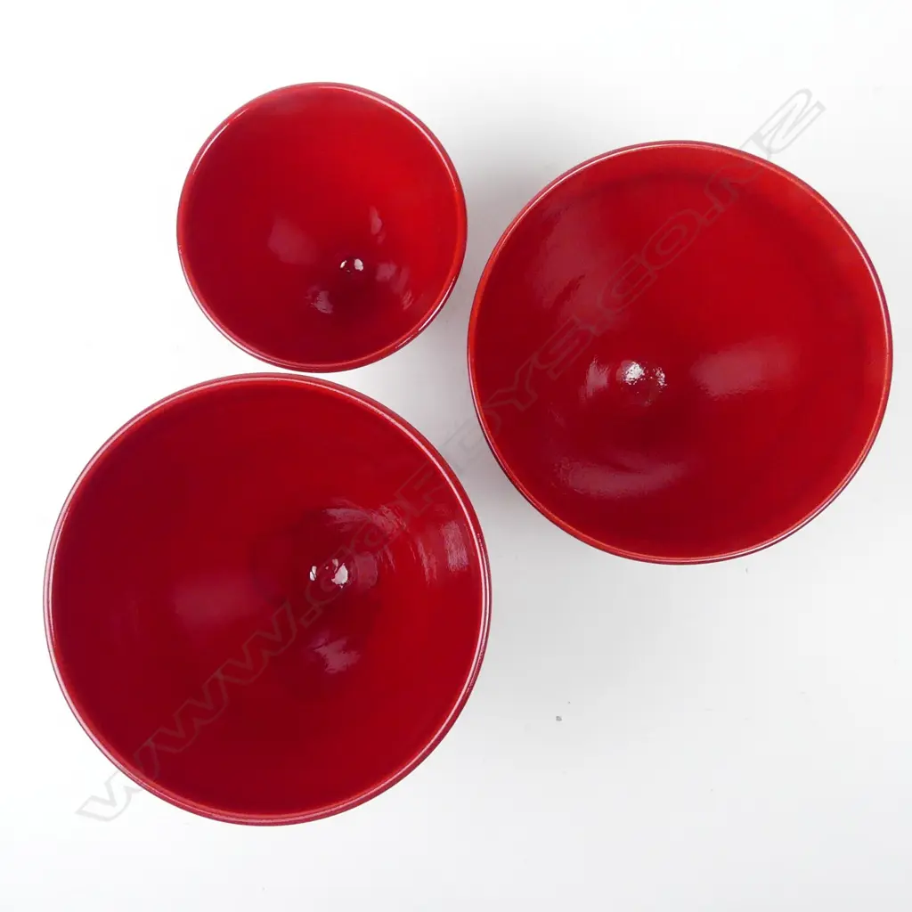Graham Ambrose set of three cherry red gloss glazed flared bowls Image 1++