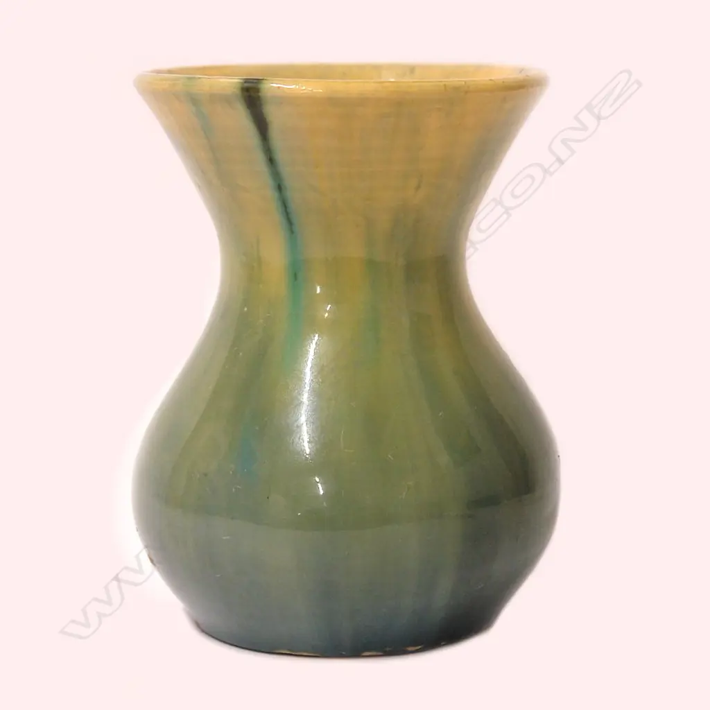 Briar Gardner baluster flared vase Image 1++