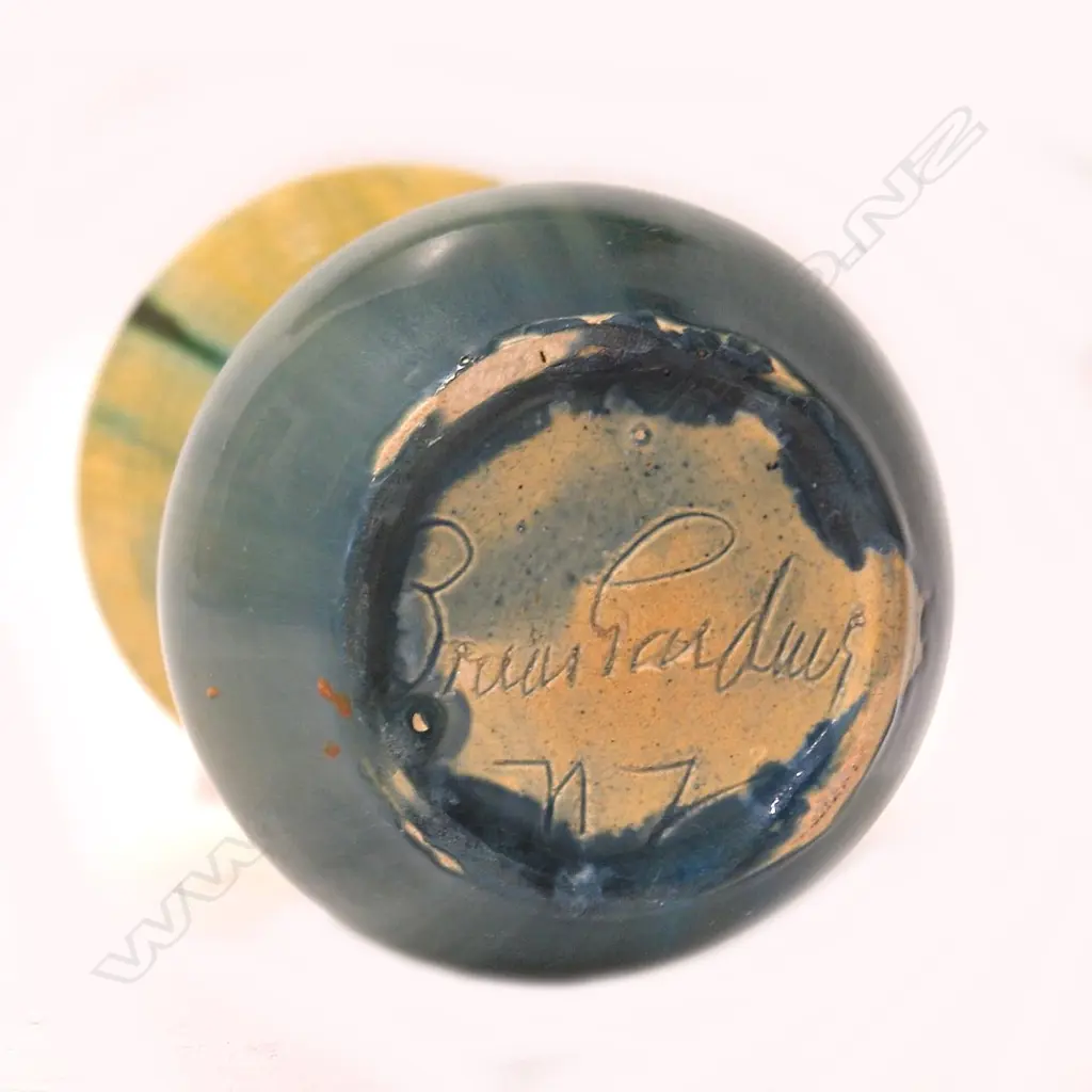 Briar Gardner baluster flared vase Image 1++