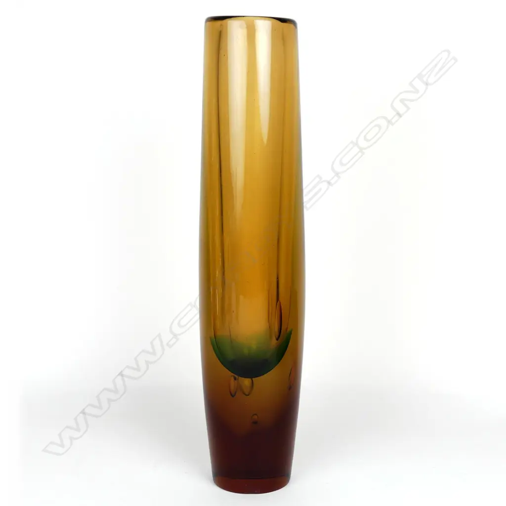 A tall glass vase Image 1++