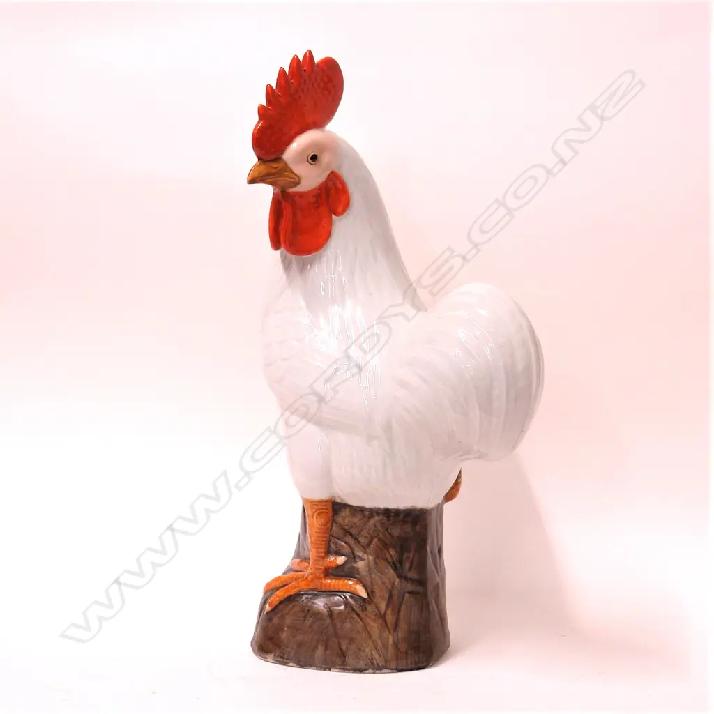 A vintage European porcelain model of a rooster Image 1++