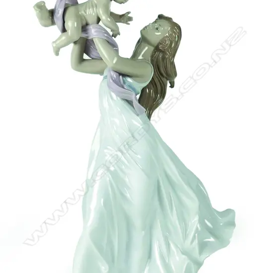 A large Lladro figurine