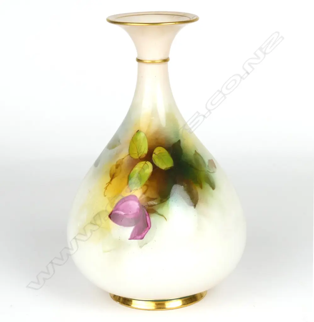 A Royal Worcester vase painted by W.H. Austin Image 1++