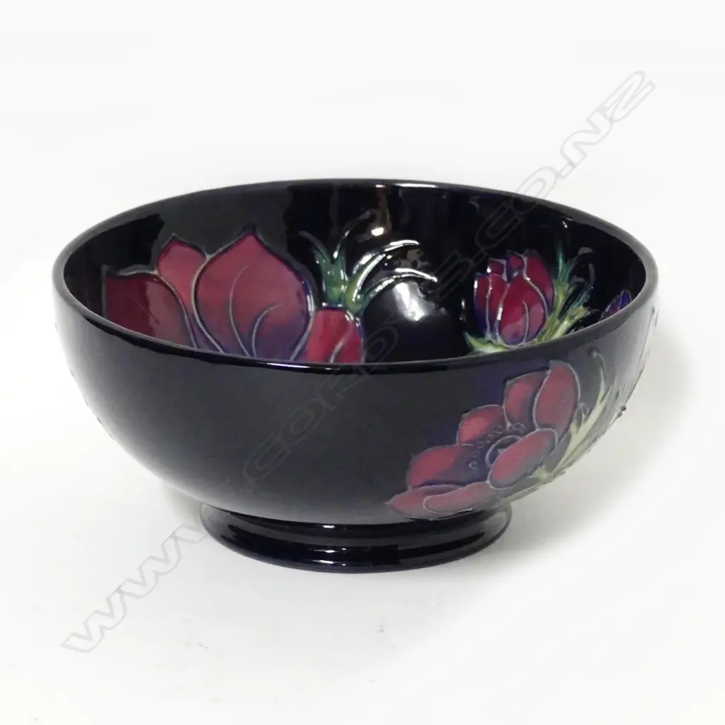 A modern Moorcroft ‘Anemone’ bowl Image 1++